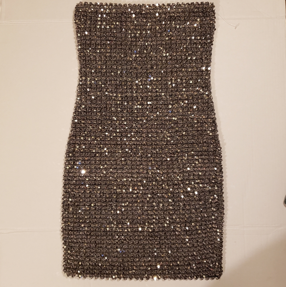 Hot and delicious strapless sequined mini sz s